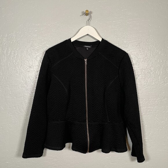 Torrid Women Plus Size 2 Black Quilted Peplum Bomber Jacket Raw Hem Knit Fitted - Picture 1 of 9